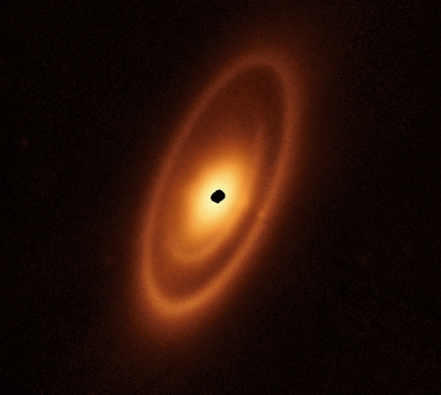 JWST image of Fomalhaut and rings