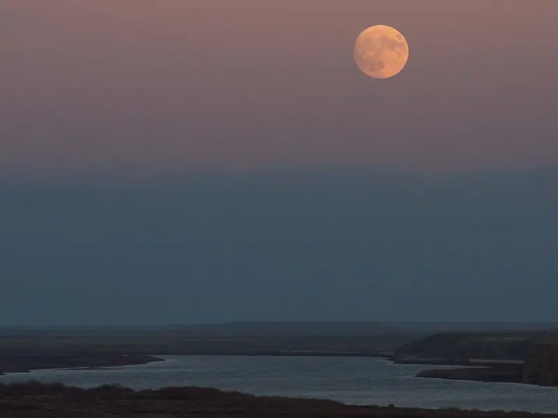 round trip time moon