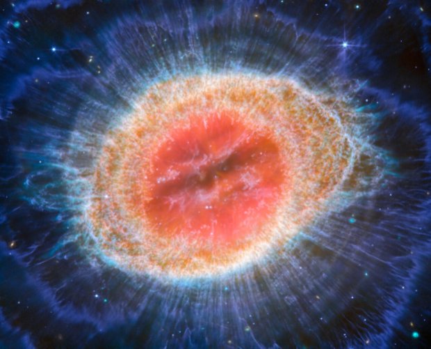 Ring Nebula in Infrared