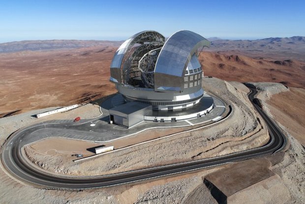 An artistic rendering of how the ESO's Extremely Large Telescope will look on Cerro Armazones upon completion. Credit: ESO