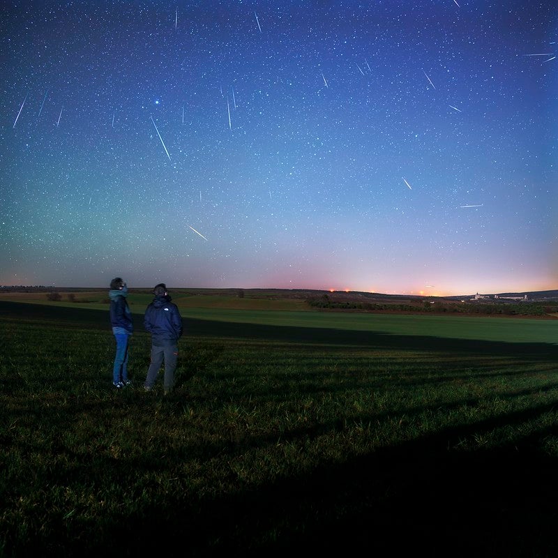 Quadrantid meteors rain down during the 2023 shower.