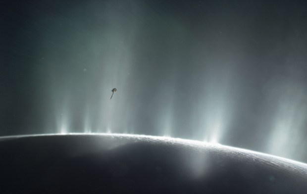 Scientists could one day find traces of life on Enceladus, an ocean-covered moon orbiting Saturn. Credit: NASA/JPL-Caltech, CC BY-SA