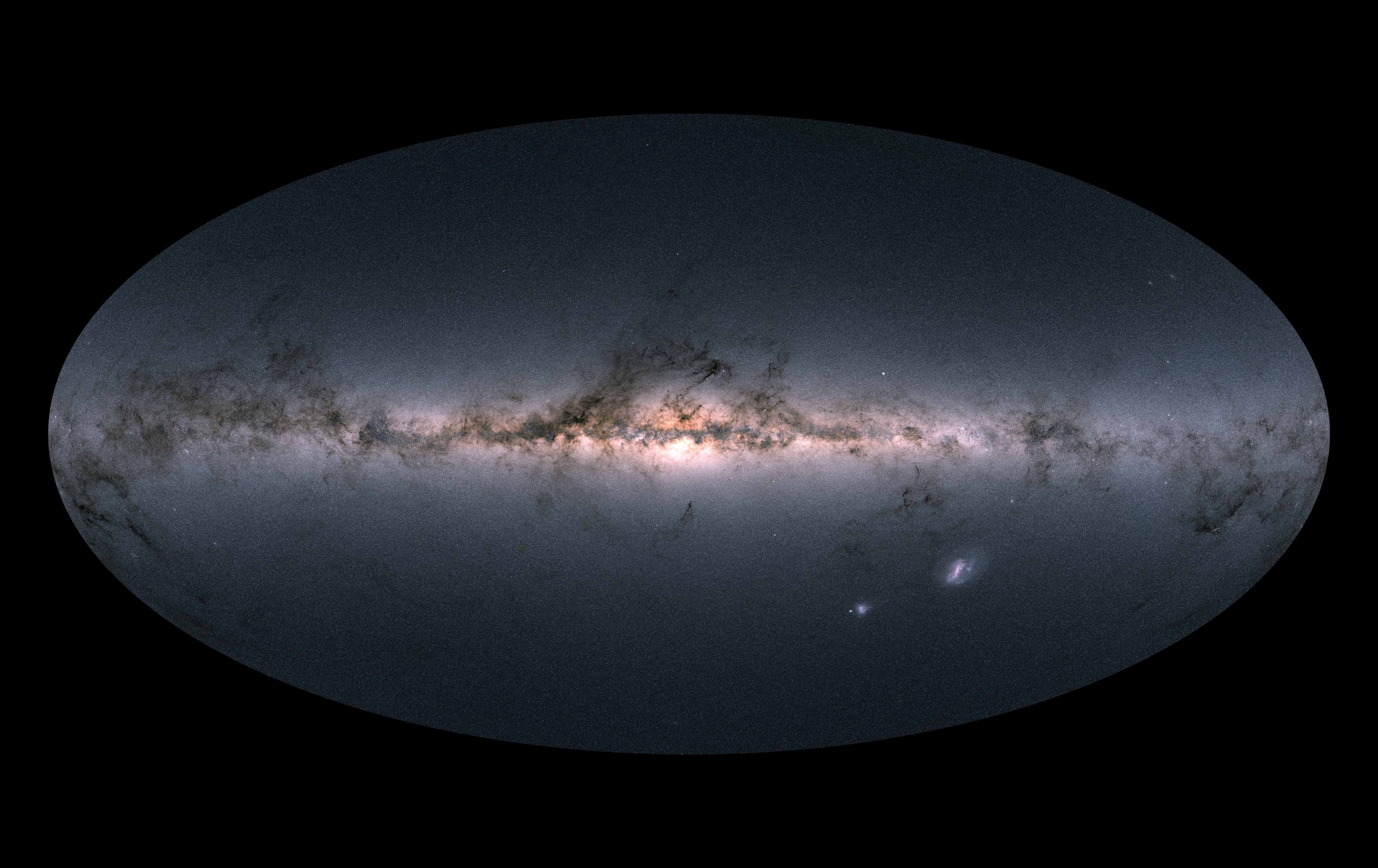 Vue panoramique du ciel de Gaia, de notre Voie lactée et des galaxies voisines, basée sur les mesures de près de 1,7 milliard d'étoiles.  La carte montre la luminosité totale et les couleurs des étoiles observées par le satellite de l'ESA dans chaque partie du ciel entre juillet 2014 et mai 2016. Source : ESA.